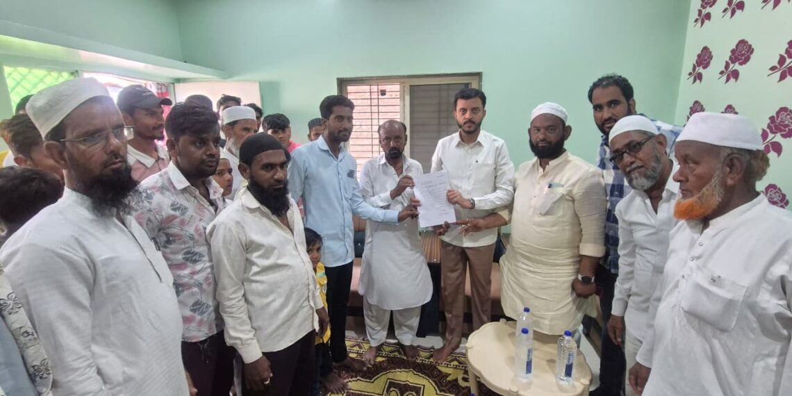 आरेफ आली नगर भागातील रस्ता व नालीचा प्रश्न प्राधान्याने सोडवू – आ. विजयसिंह पंडित