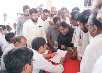 आमदार आपल्या दारी’ मोहीमेला उत्स्फूर्त प्रतिसाद