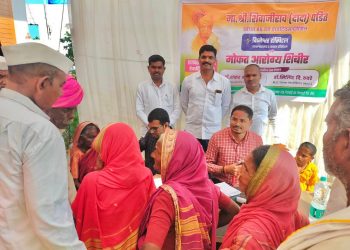 माजीमंत्री शिवाजीराव पंडित यांच्या वाढदिवसानिमीत्त रेवकीत मोफत आरोग्य शिबीर