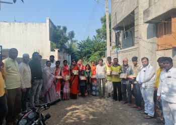 जनविकास परिवर्तन आघाडीचे प्रमुख हारुणभाई इनामदार यांनी केली गोरगरीबांची दिवाळी गोड ; सर्व धर्म समभावाचा घेतलेला वसा सांभाळला