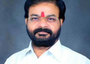 शेतकरी परिवर्तन महाआघाडीच्या उमेदवारांना मतदान करा – नवनाथ शिराळे