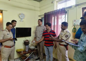 अंजनवती येथील श्री संत तुकाविप्र संस्थान मंदिरात चोरी; महिलांना मारहाण