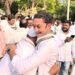 छत्रीची गरज काल पुरतीच…मतदार राजाने सकाळ पासून धरली कपबशी हातात …!