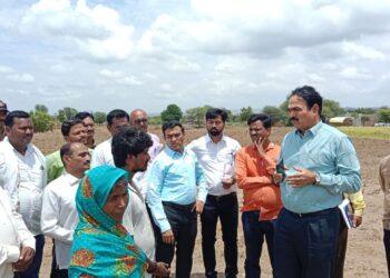 सीईओ अजित पवार यांनी त्या 17 कुटुंबांना दिला न्याय; पुनर्वसनासाठी 1 एक्कर जागा पारधी कुटुंबीयांच्या ताब्यात