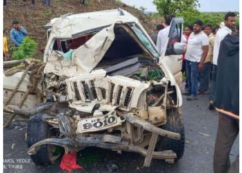 Beed : दोन वाहनांची समोरासमोर धडक; चार जागीच ठार