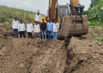 Beed : माजी मंत्री क्षीरसागर यांच्या मागणीवरून रेल्वे पूल दुरुस्तीचे काम तात्काळ सुरू; सात गावच्या ग्रामस्थांची अडचण दूर होणार