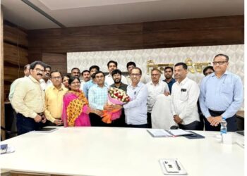 Beed : सीईओ म्हणून अविनाश पाठक यांनी पदभार स्वीकारला!