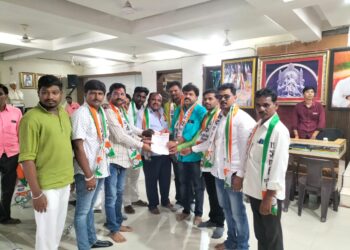 Beed : वाल्मिक कराड यांच्याकडे बळीराम गवते यांच्या मार्गदर्शनाखाली आणखी 5 ग्रामपंचायतींनी दिले जाहीर समर्थन