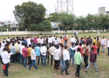 Beed : राष्ट्रवादी काँग्रेसच्या रविवारी होणाऱ्या सभेची जय्यत तयारी सुरू, धनंजय मुंडेंनी केली सभास्थळाची पाहणी