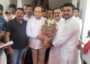 पिक विमा अग्रीम लाभापासून कोणतेही मंडळ वंचित ठेवू नका..!