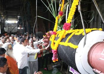 शेतकऱ्यांच्या उसाच्या शेवटच्या कांडीचे गाळप करण्याचा आमचा प्रयत्न- आ.संदीप क्षीरसागर