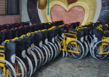 बीड मध्ये केंद्रीय मंत्री आठवले व खा. डॉ. प्रितमताई यांच्या हस्ते पात्र दिव्यांग लाभार्थ्यांना साधनांचे निशुल्क वितरण..!