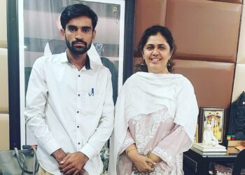 पोलीस दलात भरती झालेल्या साठेगाव ता. सिंदखेडराजा मधील तरुणाने आपला पहिला पगार दिला गोपीनाथ मुंडे प्रतिष्ठानला