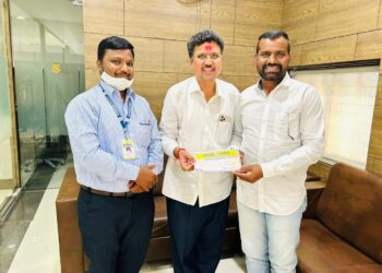 ज्ञानराधावर खातेधारकांचा विश्वास;  विनोद धांडे यांनी केली पाच लाखांची एफडी