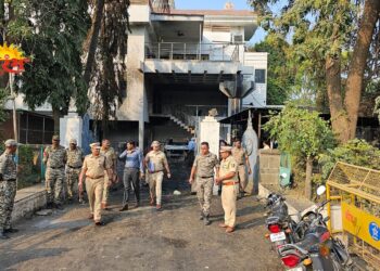 Beed : शहरातील दगडफेक, जाळपोळचा तपास पंकज कुमावत यांच्याकडे!