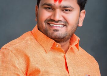 पोलीसांच्या नाकावर टिचून फिरणाऱ्या कुंडलिक खांडेंना अटक करण्याची पोलीसांची हिम्मत होईना