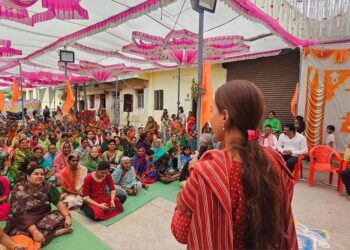 खा.प्रितमताई मुंडे यांचा माजलगावात डोअर टू डोअर प्रचार