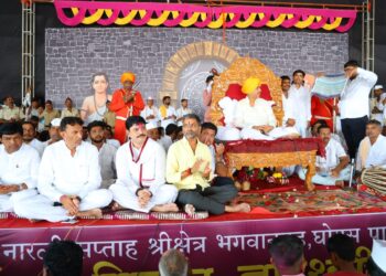 धनंजय मुंडेंची भगवानगडावरील संत ज्ञानेश्वर मंदिरास मोठी मदत, सर्व दगड धनंजयने दिले – महंत डॉ. नामदेव शास्त्री