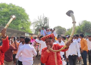 सरपंचांना दारात येवू नका म्हणणाऱ्या पालकमंत्र्यांना जनतेला मते मागण्याचा नैतिक अधिकार नाही – बजरंग बप्पा सोनवणे