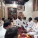 धनंजय मुंडेंनी बाहेगव्हाण येथे केले मस्के कुटुंबियांचे सांत्वन
