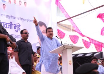 पंकजा केवळ मुंडे साहेबांची मुलगी म्हणून नाही.. तर कर्तृत्व आणि नेतृत्व तेवढेच मोठे असल्याने जिल्ह्याचा आणि राज्याचा विकास करेल