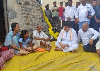 निवडणुका, जय-पराजय होत राहतात मात्र त्यातून कुणी आपला जीव गमवावा, ही आमच्या मनात अपराधीपणाची भावना उत्पन्न करणारी बाब – धनंजय मुंडे