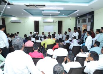 न्यायालयाच्या आदेशानुसार नगरपालिकेकडील वीज थकबाकी भरून पाणीपुरवठा सुरळीत करा – आ.संदीप क्षीरसागर, माजी आ.सय्यद सलीम यांची मागणी