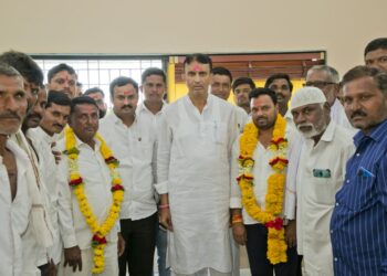 गेवराई तालुका खरेदी विक्री संघाच्या अध्यक्षपदी जयदीप औटी यांची तर उपाध्यक्षपदी गणपत राठोड यांची बिनविरोध निवड