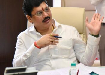 बीड जिल्ह्यात 2023 च्या खरीप व रब्बी हंगामात मिळून 400 कोटी 24 लाख रुपये पीकविमा मंजूर – धनंजय मुंडे