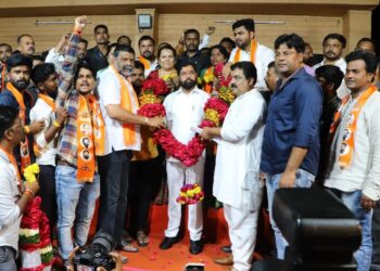 जगताप, मुळूक यांच्या नेतृत्वाखाली बीड जिल्ह्यातील शिवसैनिकांचा ऐतिहासिक पक्ष प्रवेश- मुख्यमंत्री एकनाथ शिंदे