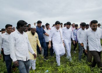 अतिवृष्टीमुळे बाधीत शेतकऱ्यांना सर्वतोपरी मदत करण्यासाठी राज्य शासन कटिबद्ध – कृषी मंत्री धनंजय मुंडे