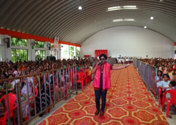 महिलांच्या प्रचंड उपस्थितीत शिवसंग्राम आयोजित “होम मिनिस्टर” कार्यक्रमाला प्रचंड गर्दी