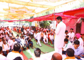 आमदारामुळे विकास कामे रखडले — योगेश क्षीरसागर