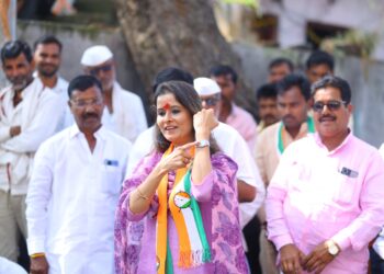 सारिकाताई क्षीरसागर यांनी लिंबागणेश जिल्हा परिषद पिंजून काढले