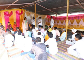 डाॅ.योगेश क्षीरसागर हे पाच वर्ष सेवक म्हणून काम करतील — सारिका क्षीरसागर