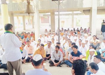 दुष्काळ, कोविड, बिबट्या, या संकटकाळातील माझ्या कामाची इतर उमेदवारांशी तुलना करूनच मतदान करा… भा.ज.पा. उमेदवार सुरेश धस यांचे भावनिक आवाहन