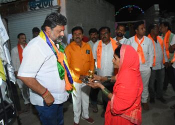 बालाघाट अनिलदादांच्या पाठीशी; माता-माऊल्यांनी औक्षण करून दिल्या विजयासाठी शुभेच्छा!