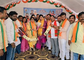 आ. पंकजाताई मुंडेंच्या किनवट, भोकर येथे जाहीर सभांना रेकॉर्डब्रेक गर्दी !