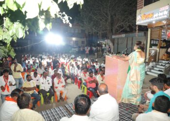 डॉ. ज्योती मेटे यांच्या प्रचारार्थ नाळवंडी येथे भव्य सभा; सभेला प्रचंड गर्दी