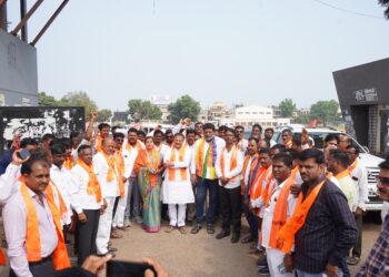 मनोज जरांगे पाटील यांच्या टीमने फोडला उमेदवार अनिलदादांच्या प्रचाराचा नारळ!