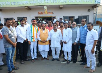 व्यापाऱ्यांच्या समस्या सोडवण्यासाठी विजयसिंह पंडित यांना आमदार करा – खा. प्रवीण खंडेलवाल