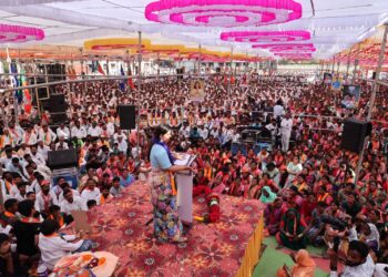 गोरगरिबांच्या मदतीला धावून जाणाऱ्या सुरेश धस यांच्या मागे ताकद उभी करा – आ.पंकजाताई मुंडे