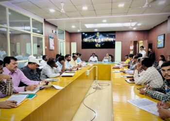 रेल्वे, राष्ट्रीय महामार्गाबाबत खा.सोनवणेंनी घेतली चार तास बैठक