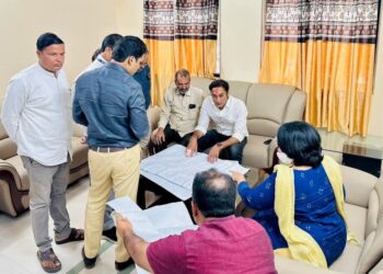 आ.संदीप क्षीरसागर यांची एमआयडीसी विभागाच्या अधिकाऱ्यांसमवेत व्यापक बैठक