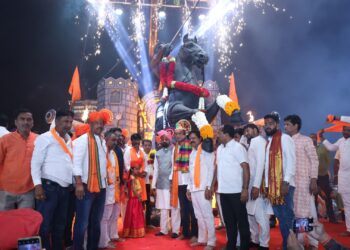 जल्लोष शिवजयंतीचा! बीडमध्ये ऐतिहासिक शिवजयंती साजरी