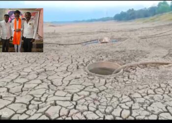 गोदाकाठच्या गावात पाण्याचा ठणठणाट; नदी पात्रात पाणी सोडण्यासाठी गोदाकाठच्या ग्रामस्थांनी घेतली जरांगे पाटलांची भेट