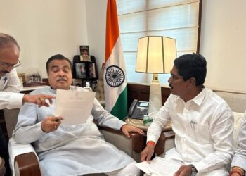 महामार्गां’साठी खा.सोनवणेंची गाडी गडकरींच्या दारी