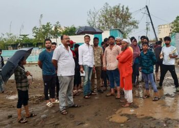वादळी-वारा, पावसाने झालेल्या नुकसानीची आ.संदीप क्षीरसागरांकडून पाहणीता; तडीने पंचनामे करण्याचे प्रशासनाला निर्देश