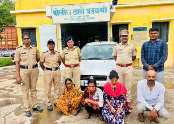 तरुण मुलांचे लग्न करून देण्याच्या बहाण्याने पैसे लूट करणारी टोळी वडवणी पोलीसांनी केली गजाआड