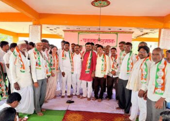 राष्ट्रवादीच्या बैठकीत प्रवेशासाठी गर्दी; खा.सोनवणेंकडून कार्यकर्त्यांना ताकद देण्याचा शब्द